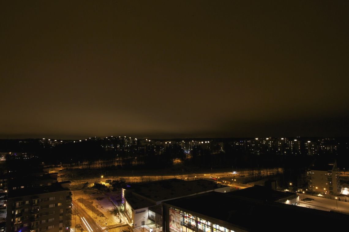 Suvelan siluetti – 40 valaistua hissikonehuonetta